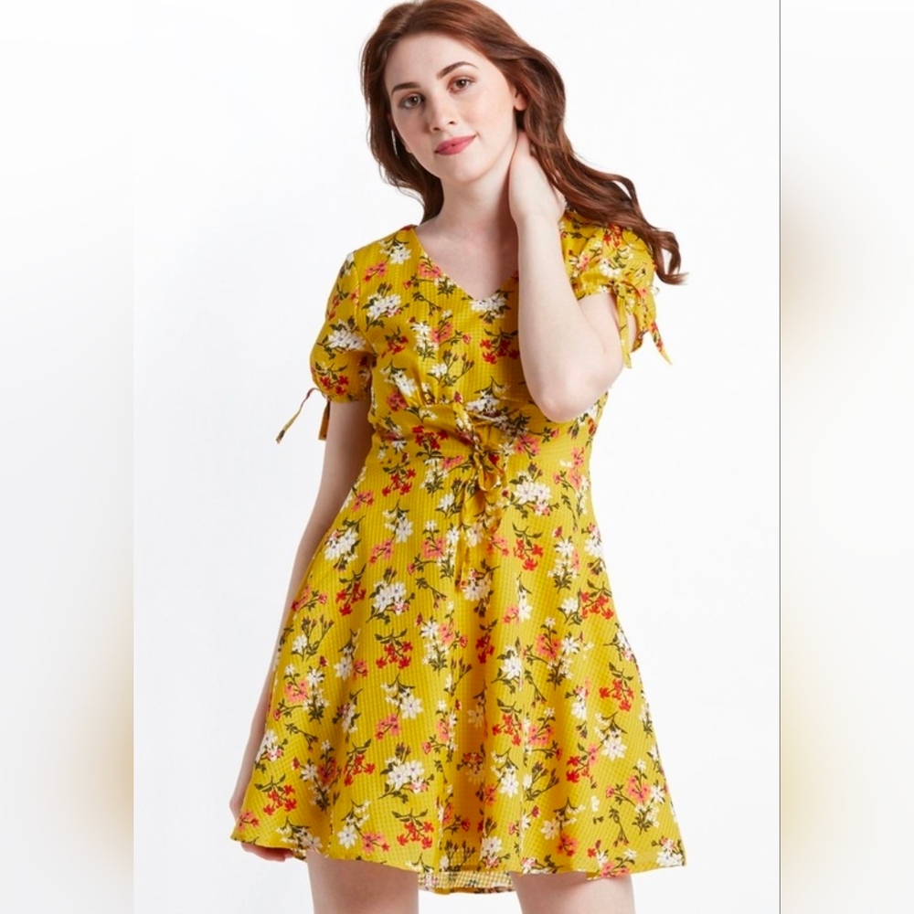 Honey Yellow Floral Printed Casual Womens Regular Fit Midi/Mini Dress SIZE M
